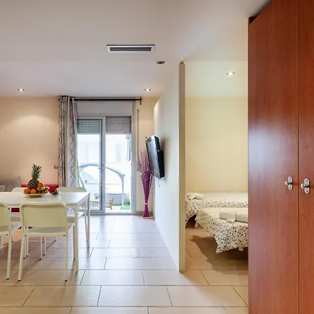 Апартаменти Sea & Beach Lloret Льорет-де-Мар